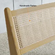 صورة كرسي بتصميم ياباني كلاسيكي