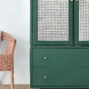 صورة دولاب خشب طبيعي مع راتان - ڤارت